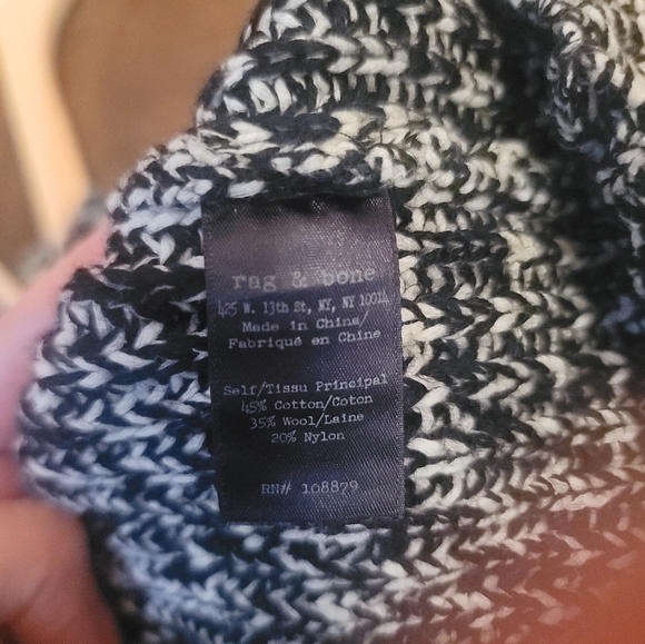 Rag & Bone Knit V Neck Black White Sweater Size Medium - Picture 8 of 8